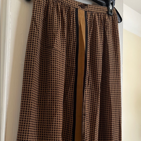 Elegant Brown Checkered Midi Skirt - Picture 7 of 7